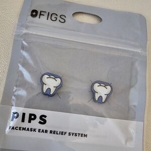 New FIGS facemask pips for scrub caps